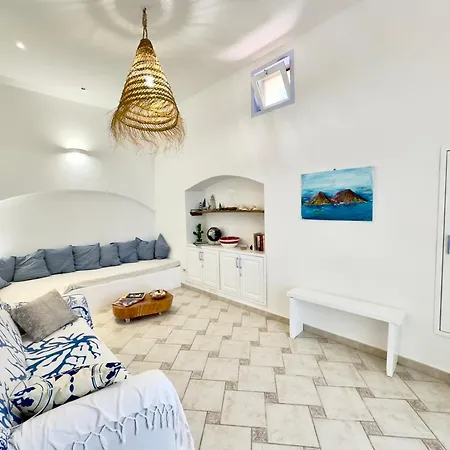 Casa Ventalia, Panoramico Con Terrazza Vista Mare, Rinella, Salina